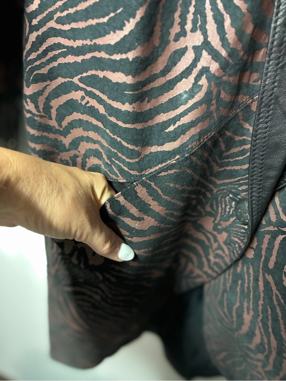 Suzelle Black & Brown Zebra-Print Leather-Trimmed Blazer - Picture 3 of 10